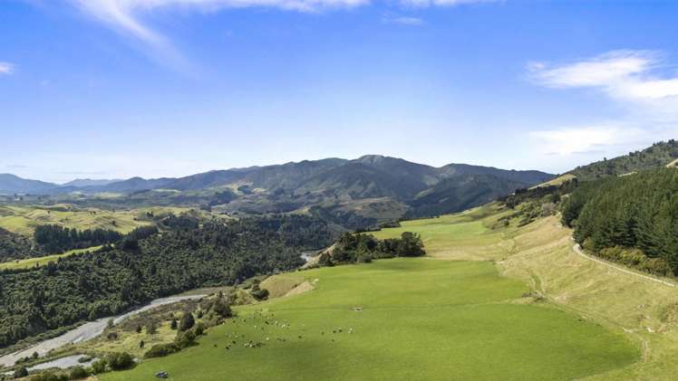 1 Takapari Road Pohangina_2