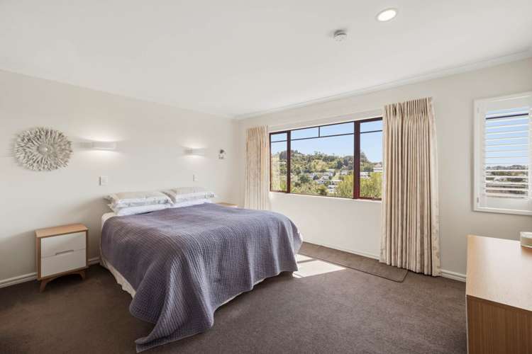 6 Village Way Welcome Bay_13