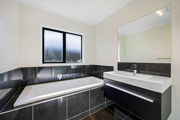 6 Southbrook Close Glenview_17