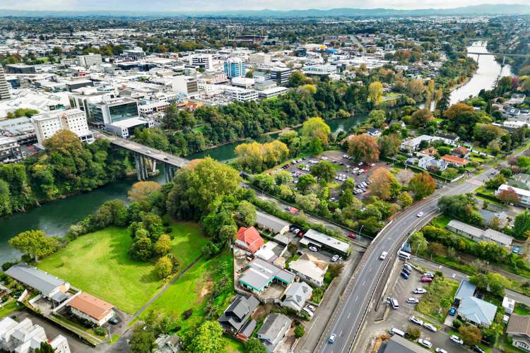 2/165 River Road Hamilton East_19