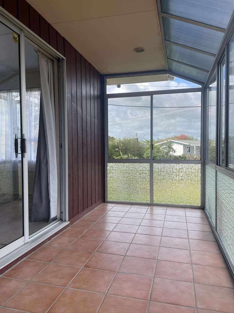 9 William Benton Street Featherston_8