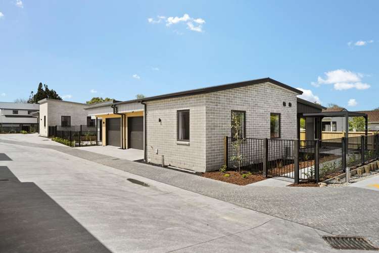  4 Fable Way Leamington_9