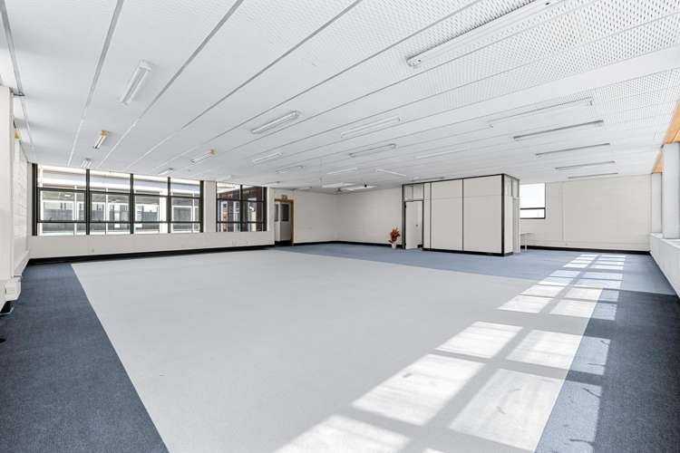 72-76 Queens Drive Hutt Central_15