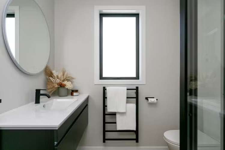  2/74 Hinemoa Avenue Taupō_16