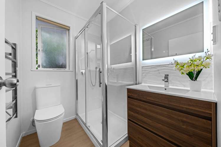 74 Vodanovich Road Te Atatu South_10