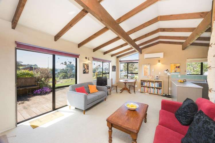 8 Cousins Avenue East Foxton Beach_2