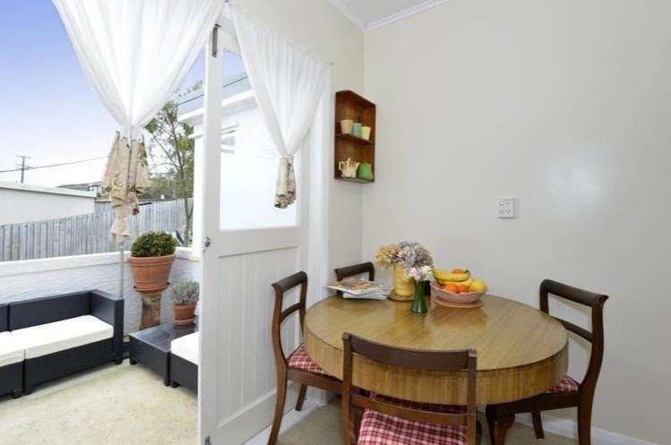 57 Old Lake Road Narrow Neck_6