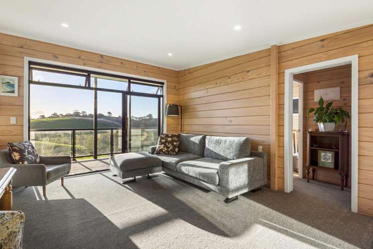 86 Valley Road Waitoki_5