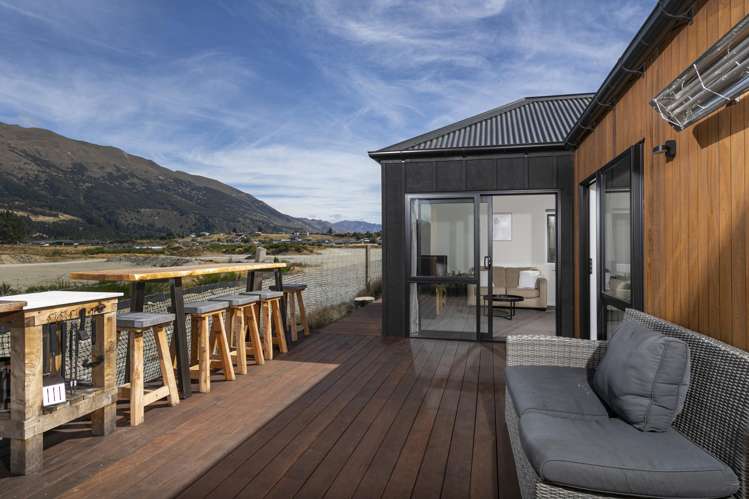 175 Burdon Loop Lake Hawea_12