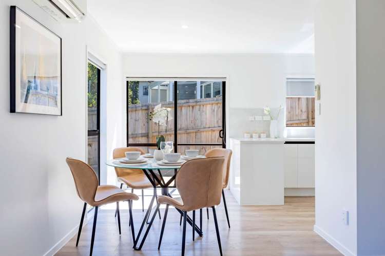 13 Cottam Grove Northcross_10