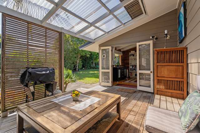 3 Crown Reef Pauanui_1