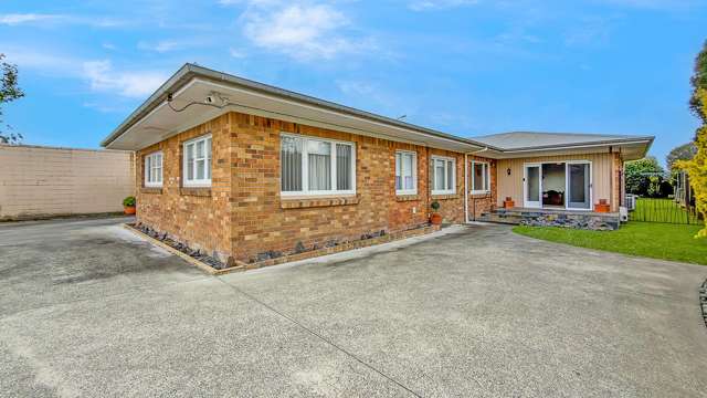 Solid brick family living in Putaruru
