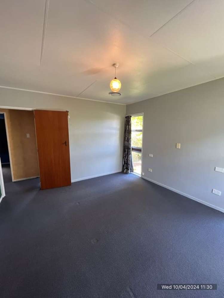 16 Homelands Avenue 10643_5
