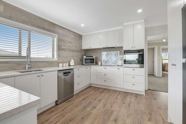 42 Albatross Road Red Beach_16