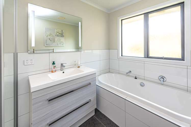 98 Durie Vale Road Okoia_16