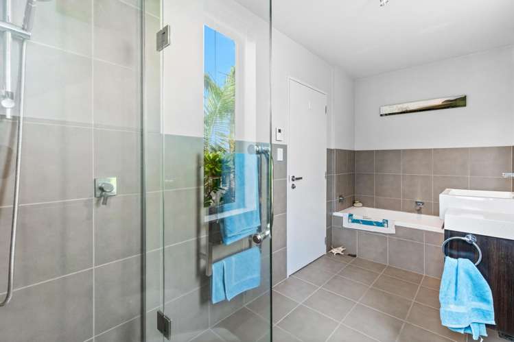 7 Merani Street Narrow Neck_17