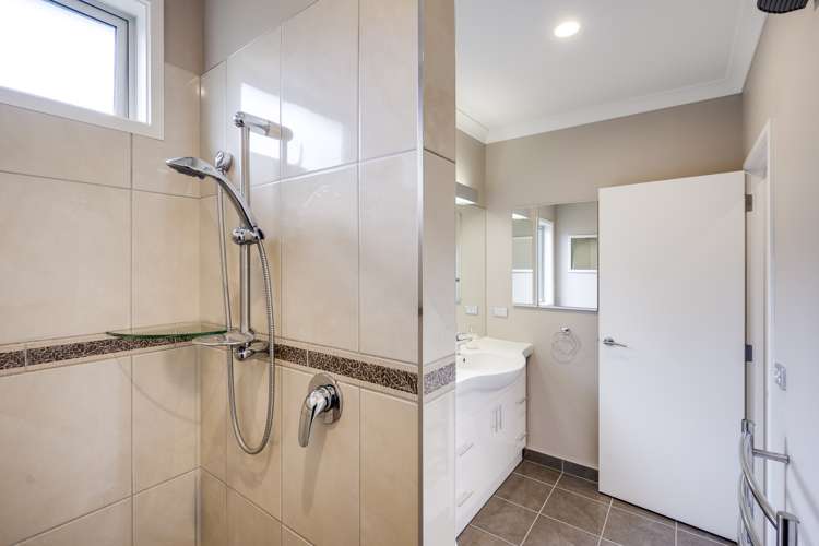 6 Drake Crescent Awatoto_12