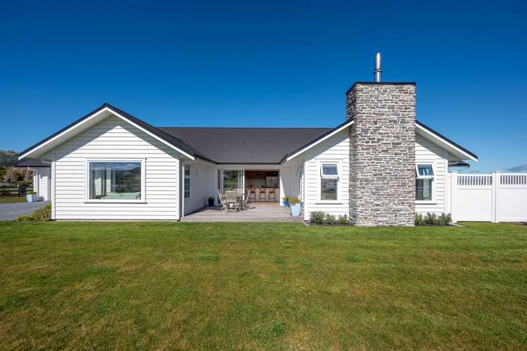 9 Kanuka Grove Kinloch_13