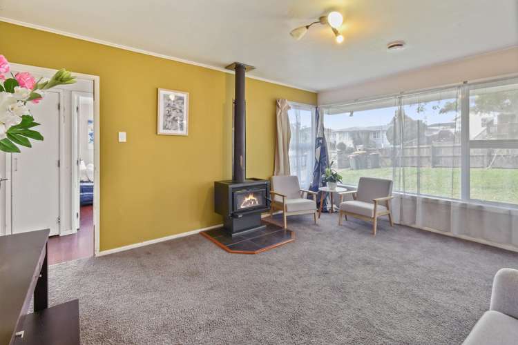 5 Hobart Crescent Wattle Downs_4