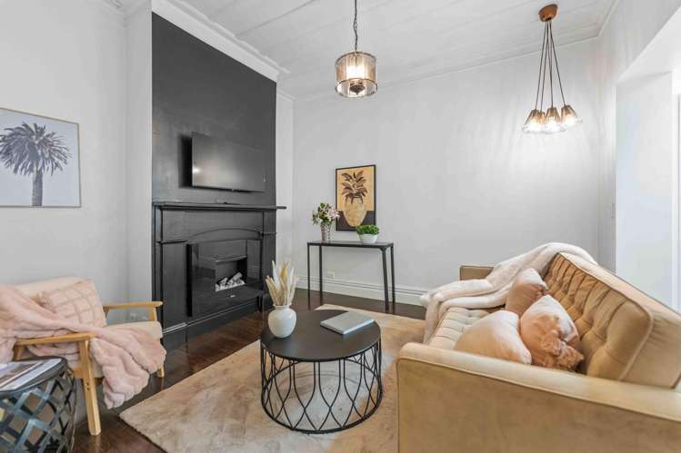 21 Serpentine Avenue_2