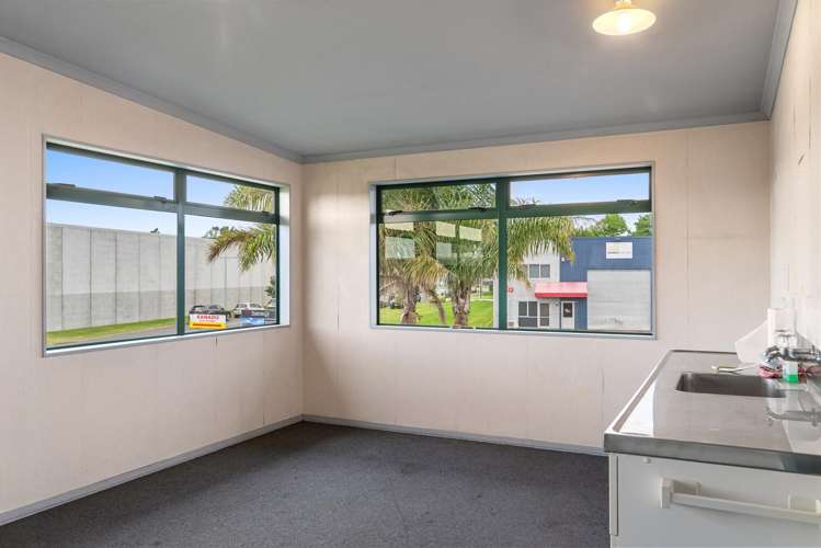 Unit 1/2a Ashley Place Papamoa_4
