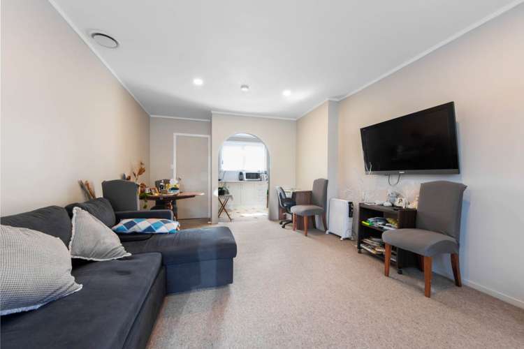 4237 Great North Road Glendene_11
