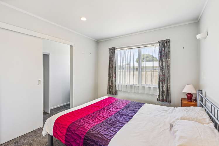 7 Adrian Grove Waikanae Beach_23