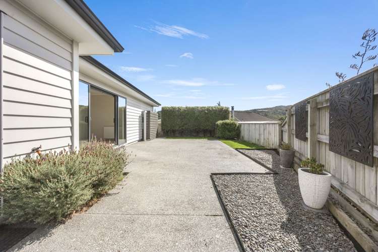 13 Henrietta Maxwell Grove Wainuiomata_21