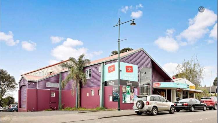 88 Commercial Road Helensville_1