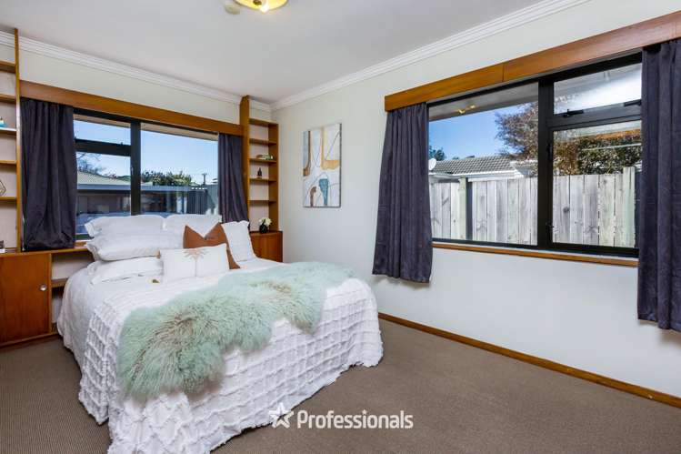 8 Coates Grove Silverstream_15