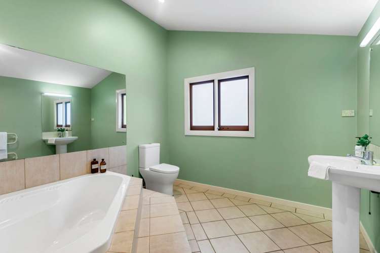2 Lynch Street Pt Chevalier_26