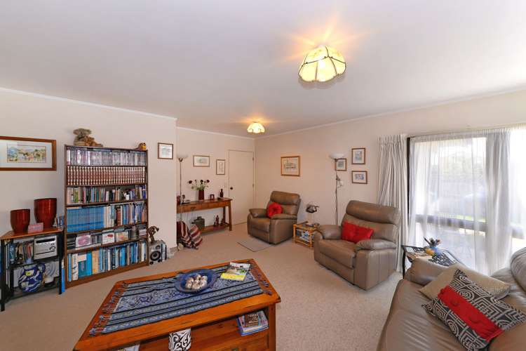 21 Vining Crescent Stoke_3