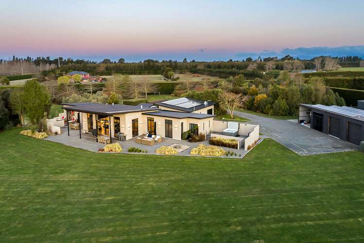 1427 Tram Road_0