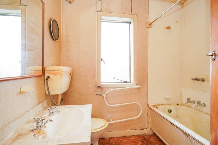 2/145 Esk Street Invercargill_13