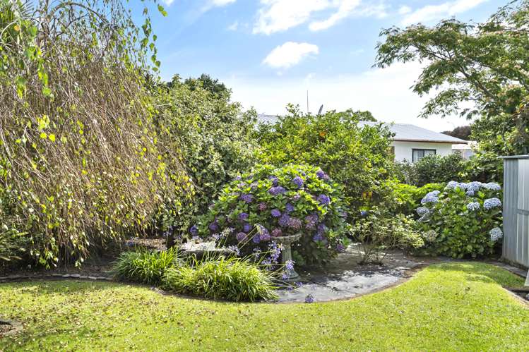 8 Robyn Hyde Place Leamington_19