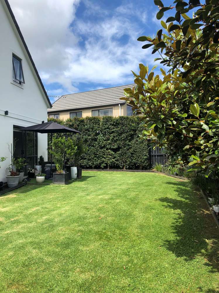 15 Asics Drive Favona_12