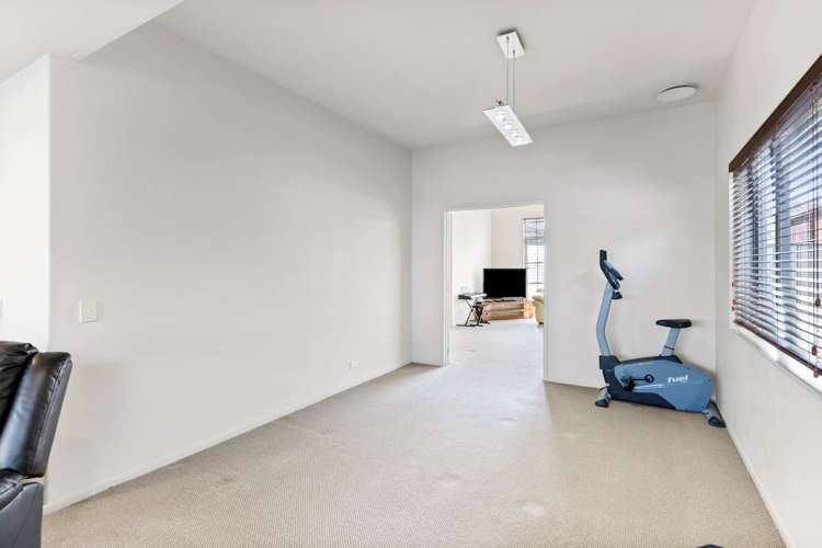 91 Baverstock Road Flat Bush_11