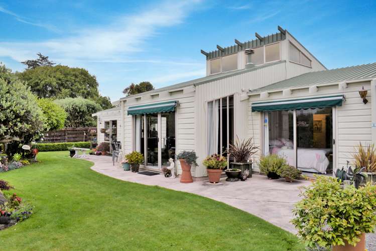 7 Knights Grove Otaki_1