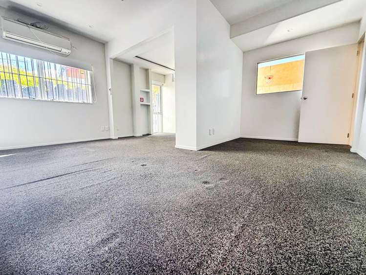 Unit C/97 Central Park Drive Henderson_3