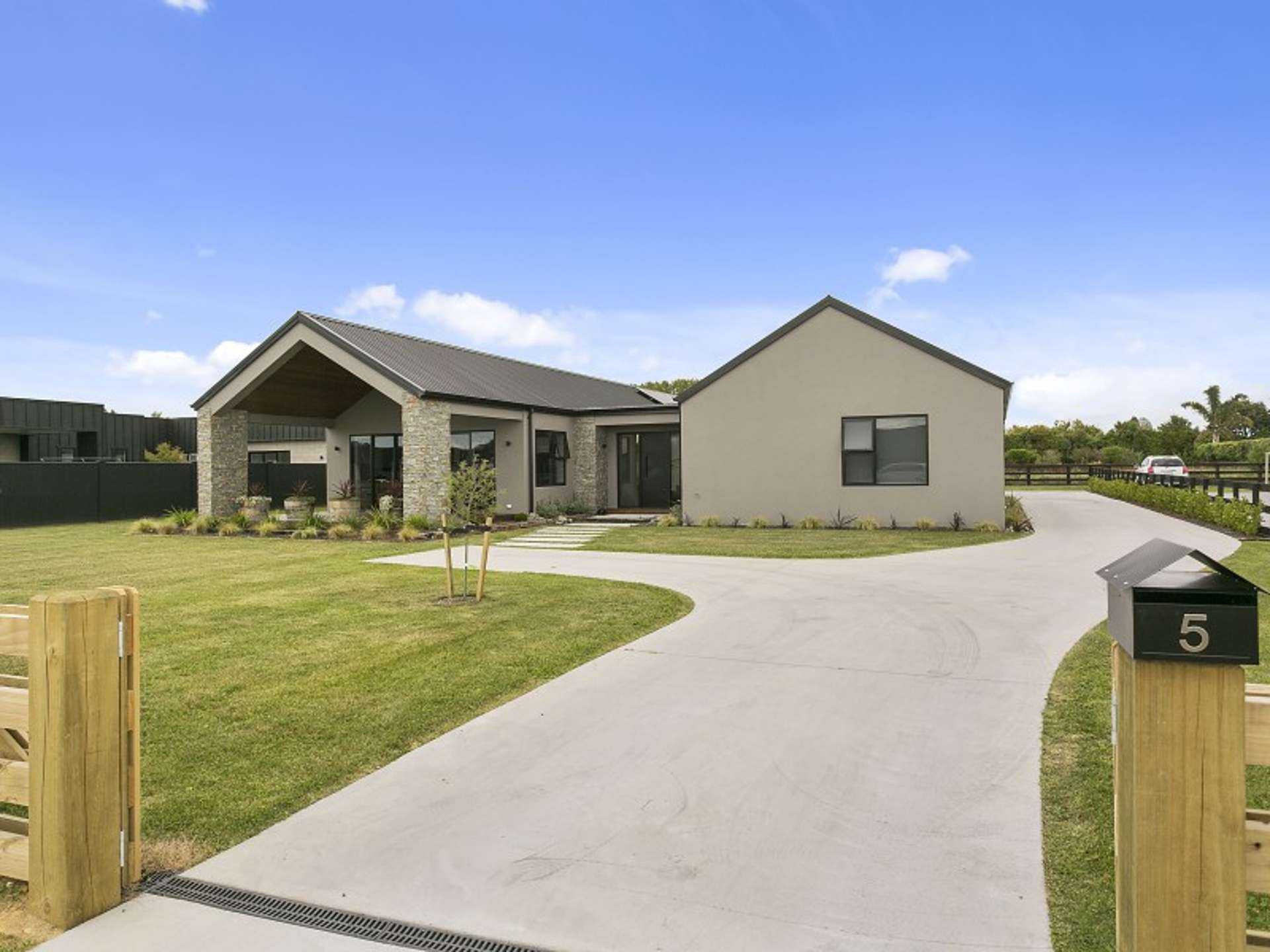 5 Alan Livingston Drive Cambridge_0