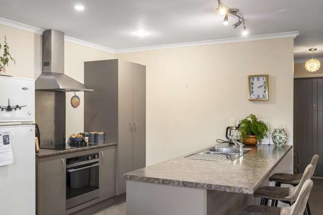 108 Solway Crescent Solway_4