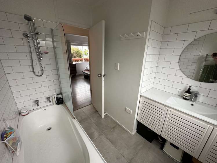 3 Sispara Place Beach Haven_11