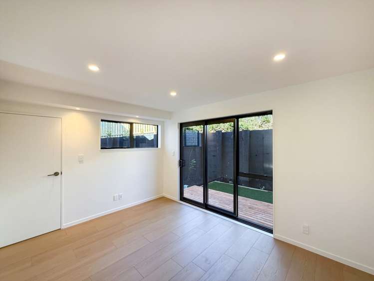 6/7 Peverill Crescent 10695_3