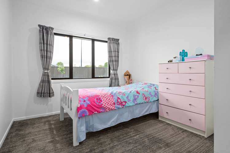 1 Waireka Road Rototuna North_17