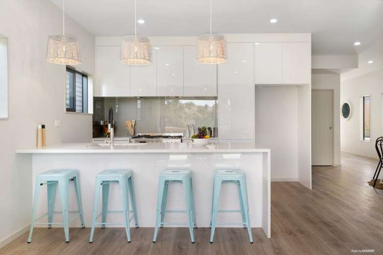 63a Mcleod Road Te Atatu South_2