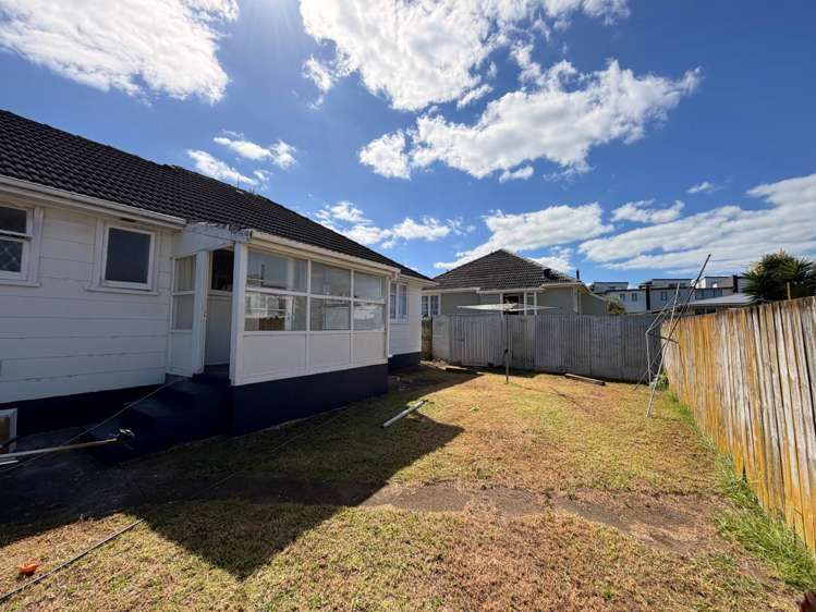 20 Ropata Avenue Pt England_13