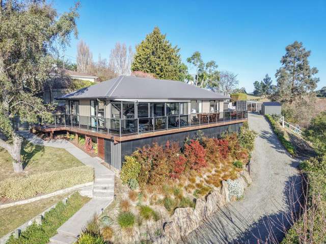 MODERN HOME ON A SPACIOUS SECTION