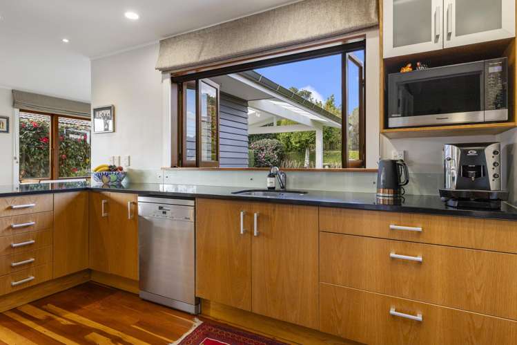 26 Kiwi Street Bird Area_2