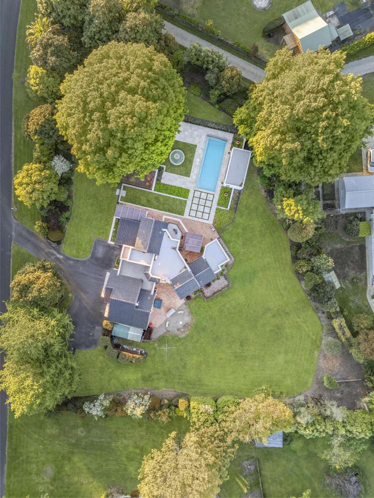 203 Athlone Drive Cambridge_27