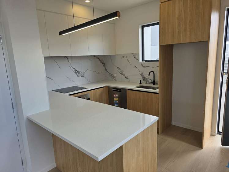 8/234 Te Atatu Road Te Atatu South_4